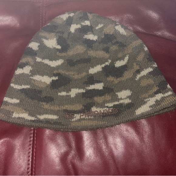 Camo Beanie 🪖 - Picture 1 of 2